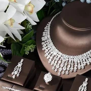 Where Makeup Artists Secretly Buy Cheap but Luxury-Looking Jewelry in Abuja