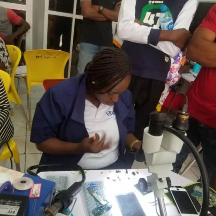 Where Nigerians Repair Phones Cheaper Than Official Stores
