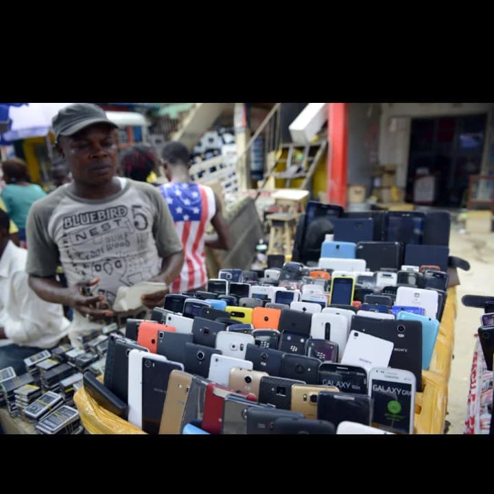Where Nigerians Repair Phones Cheaper Than Official Stores