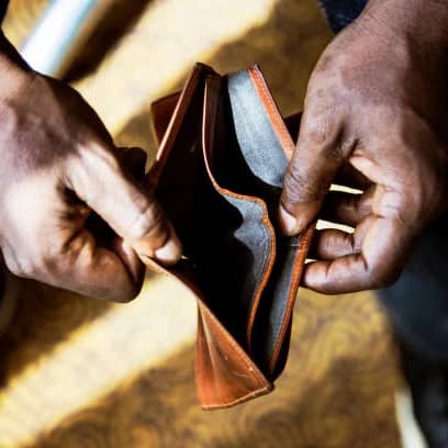 7 Money Habits That Keep Young Nigerians Broke