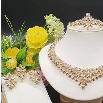 Where Makeup Artists Secretly Buy Cheap but Luxury-Looking Jewelry in Abuja