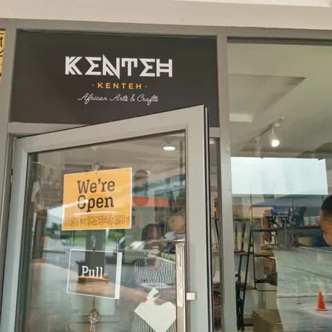 Where Tourists Can Get Souvenirs in Lagos