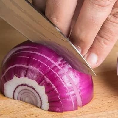 Why Do Onions Make You Cry? 🧅😭