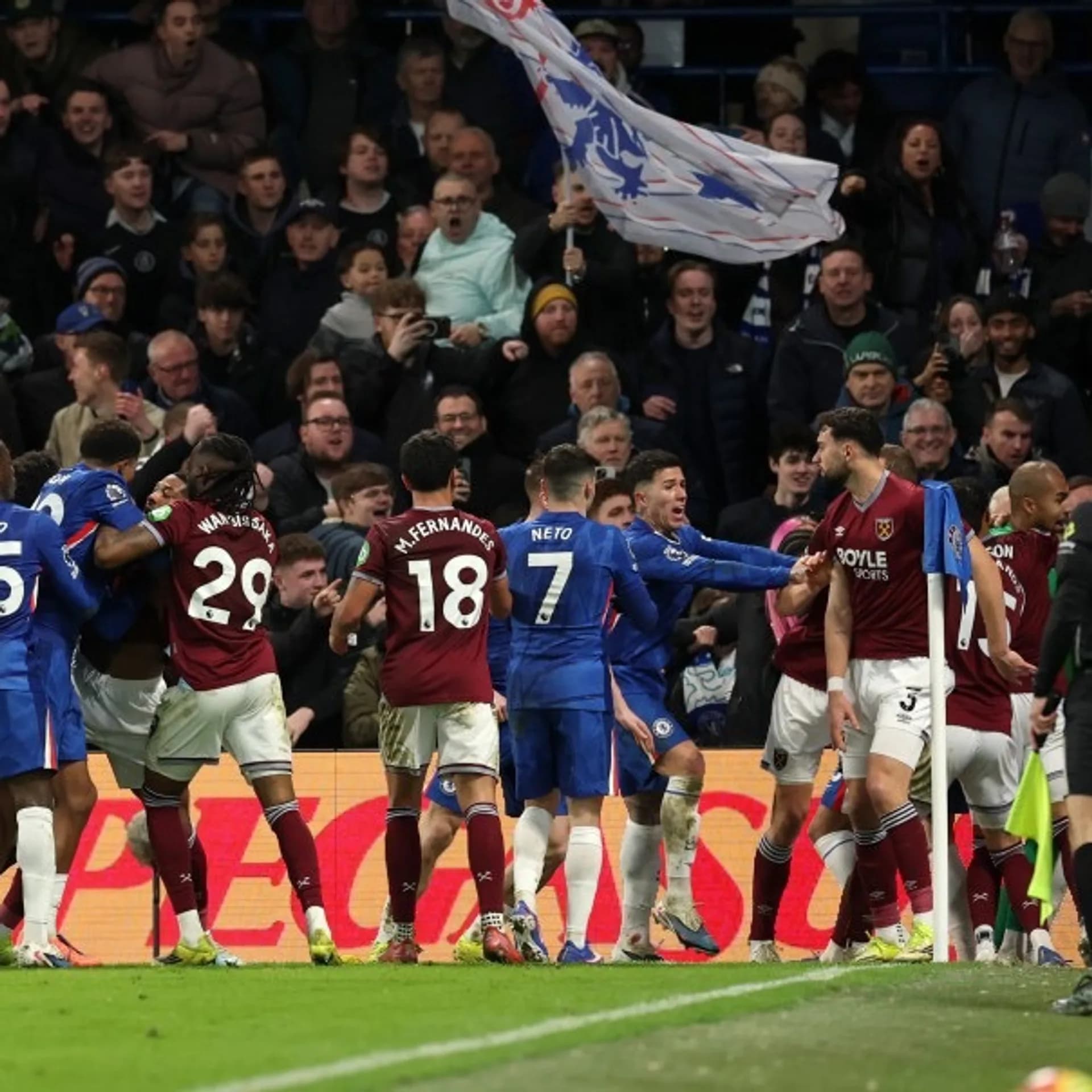 Chaos Erupts: Adama Traoré Hurls Cucurella in Wild Chelsea-West Ham Brawl!