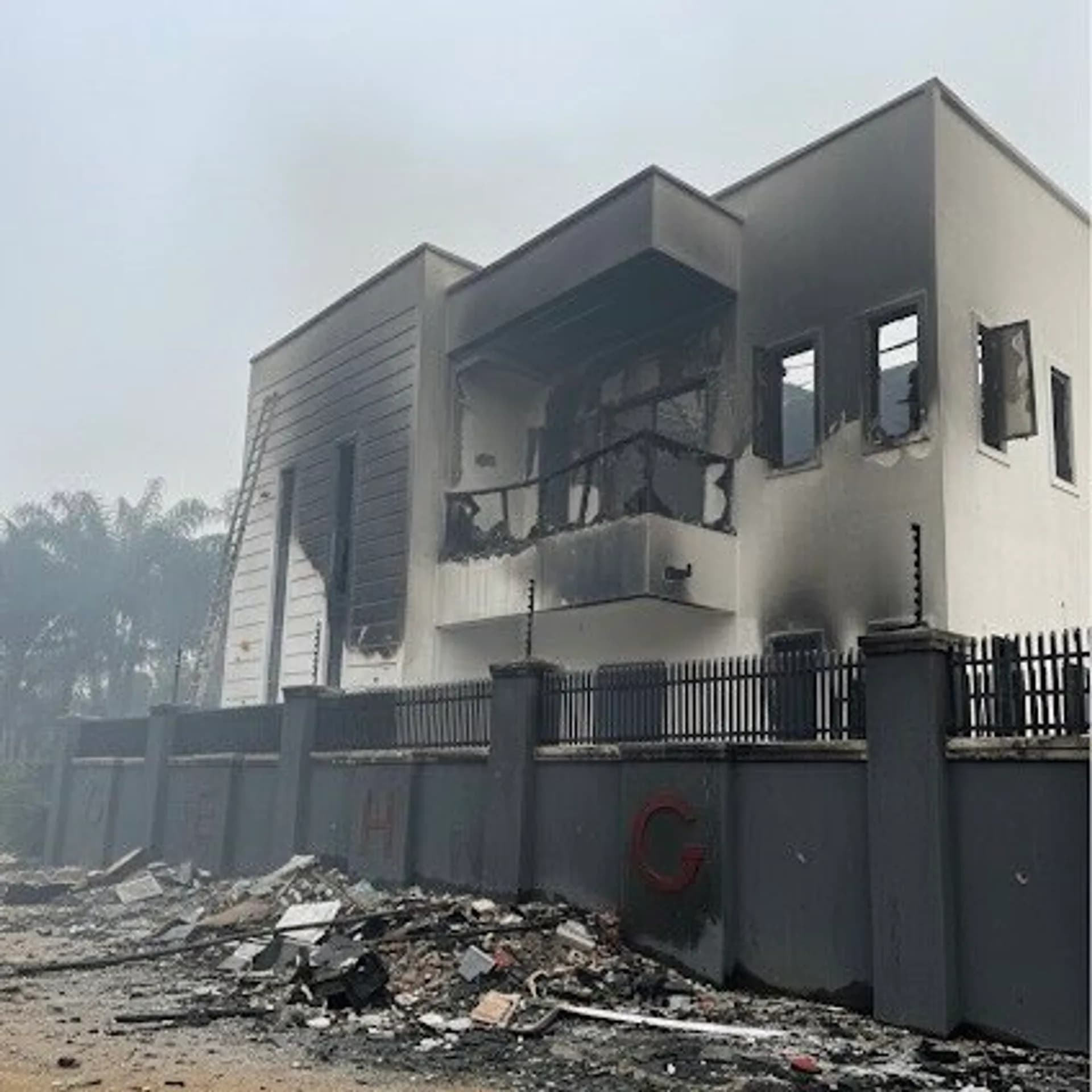 Rumors of Fire At Gehgeh’s New Mansion