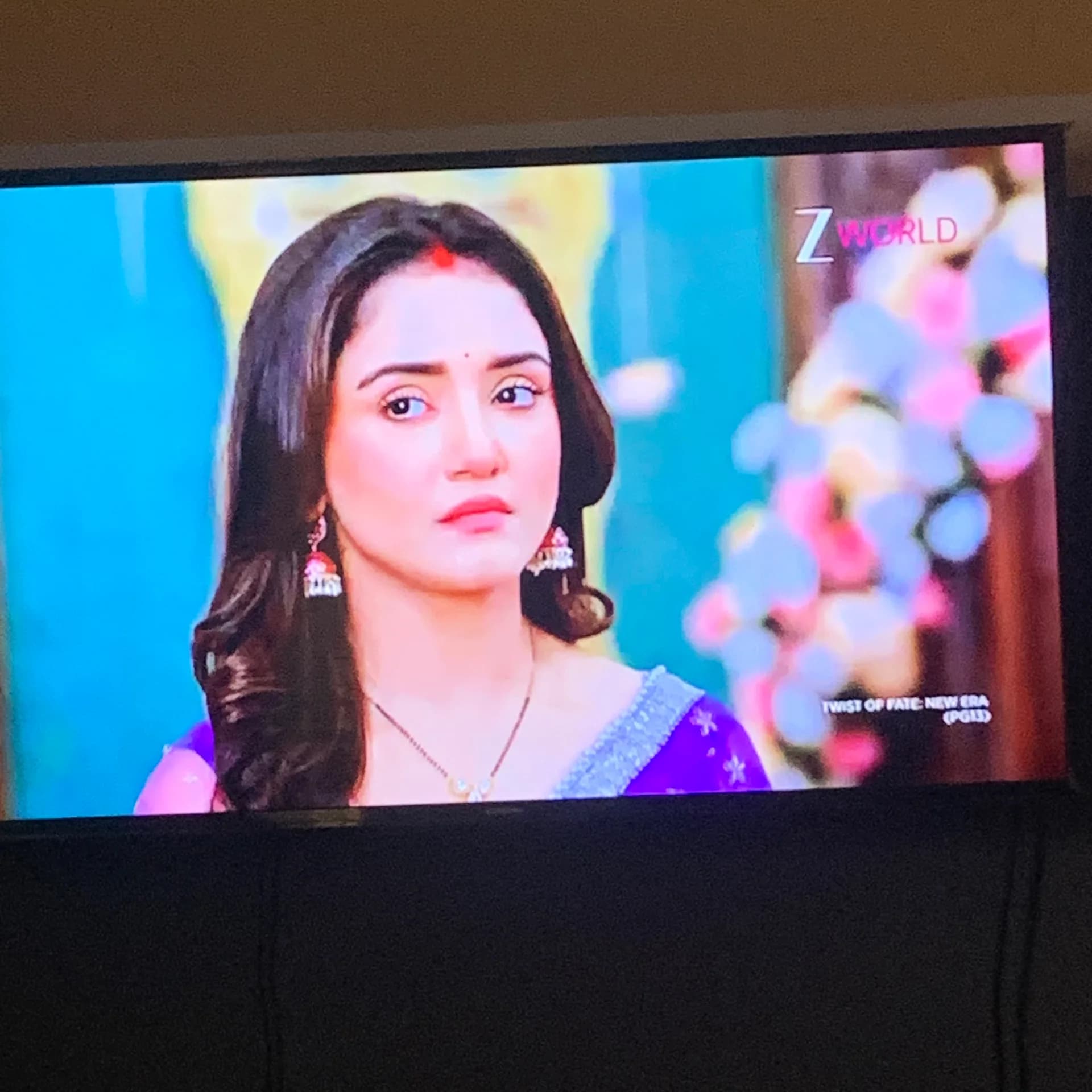 Can a man watch Zeeworld ?